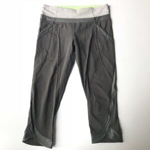 Lululemon 6 grey mint lining athletic crops capri